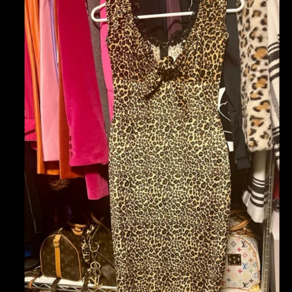 Retro bombshell velvet leopard dress by Stop Staring